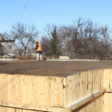 Would you like to live in a modern, comfortable high-rise building with a bomb shelter? Would you like to live in a modern, comfortable high-rise building with a bomb shelter?